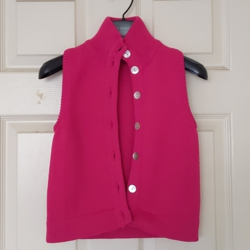 NWOT Club Monaco Knit vest with buttons